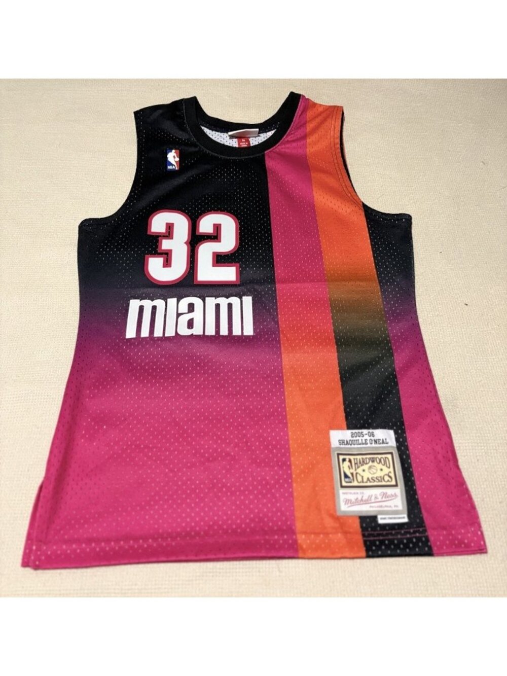 Mitchell & Ness Mens Shaq O'Neal #32 Miami Heat Swingman Jersey Sz S